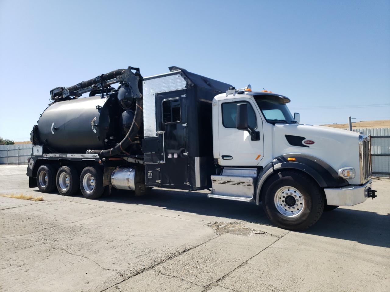 2017 Peterbilt 567