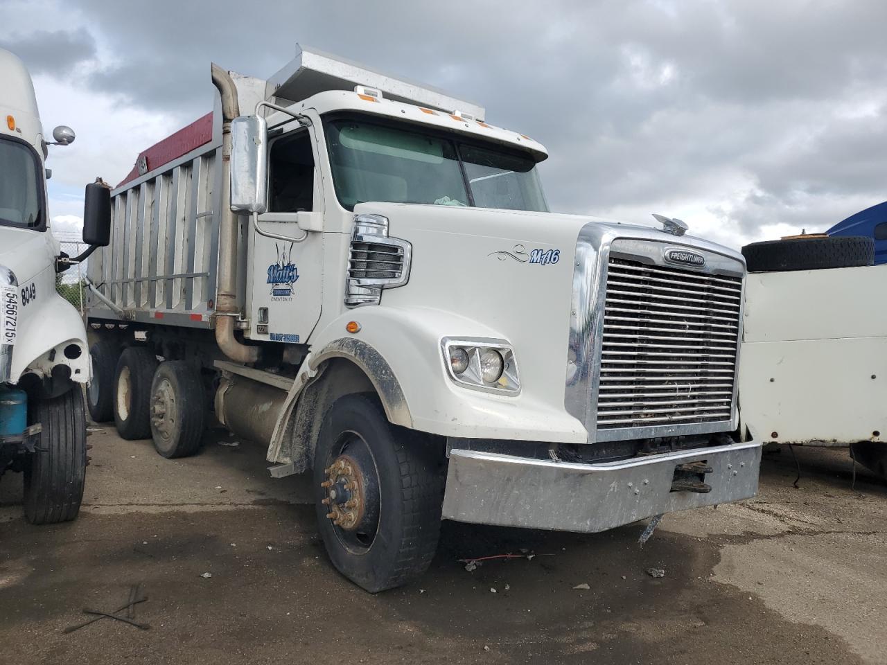 2016 Freightliner Coronado