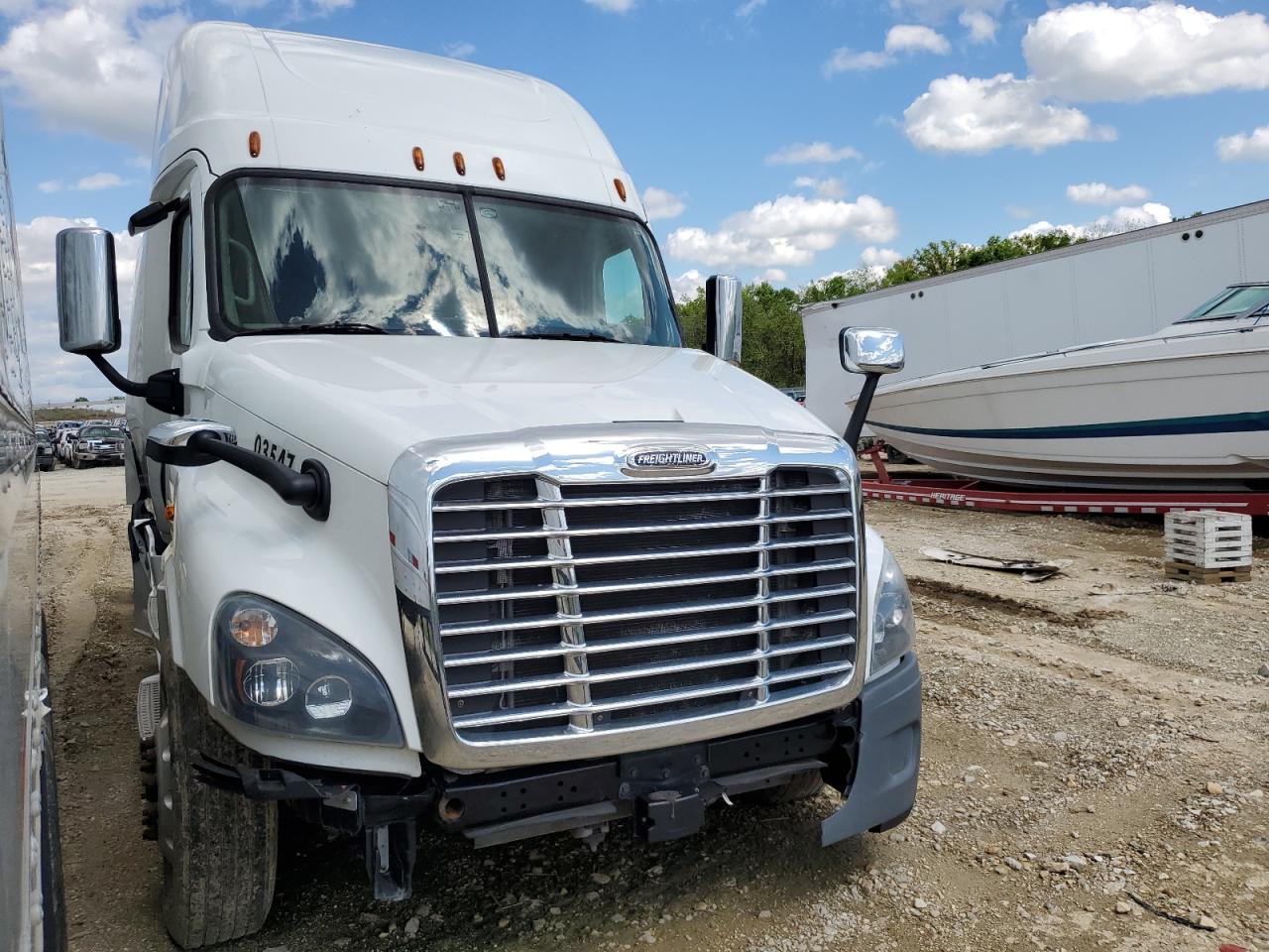 2019 Freightliner Cascadia 1