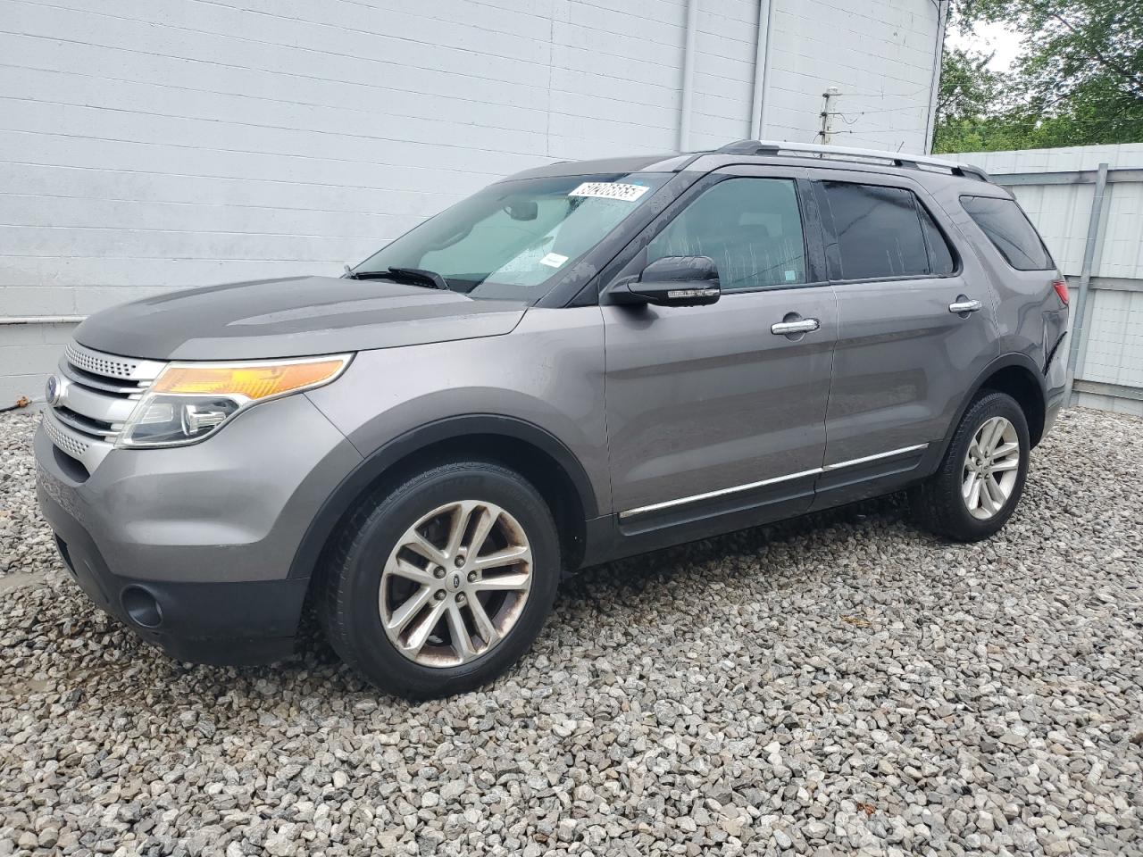 2013 Ford Explorer x