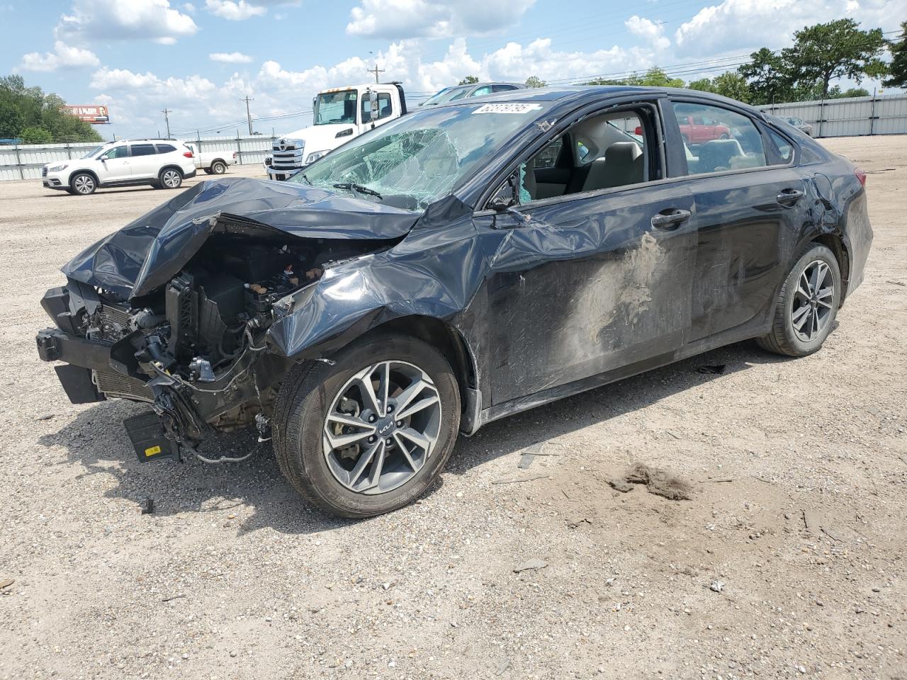 2023 Kia Forte lx