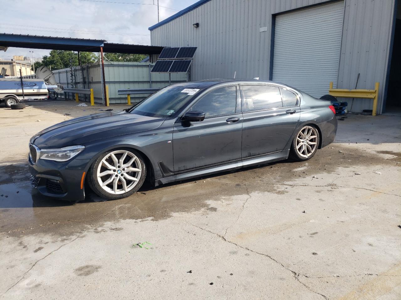 2016 BMW 750 i