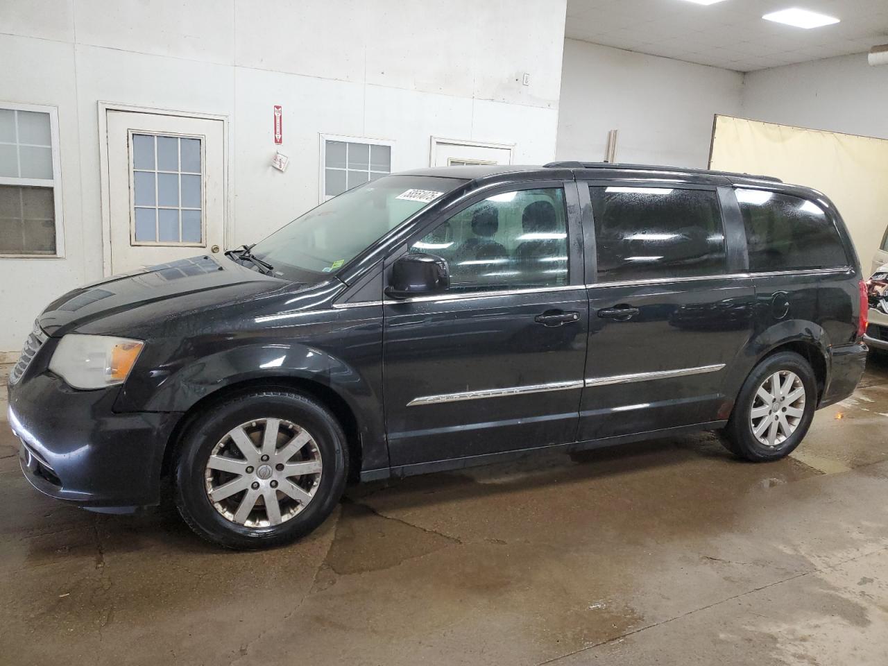 2012 Chrysler Town & cou