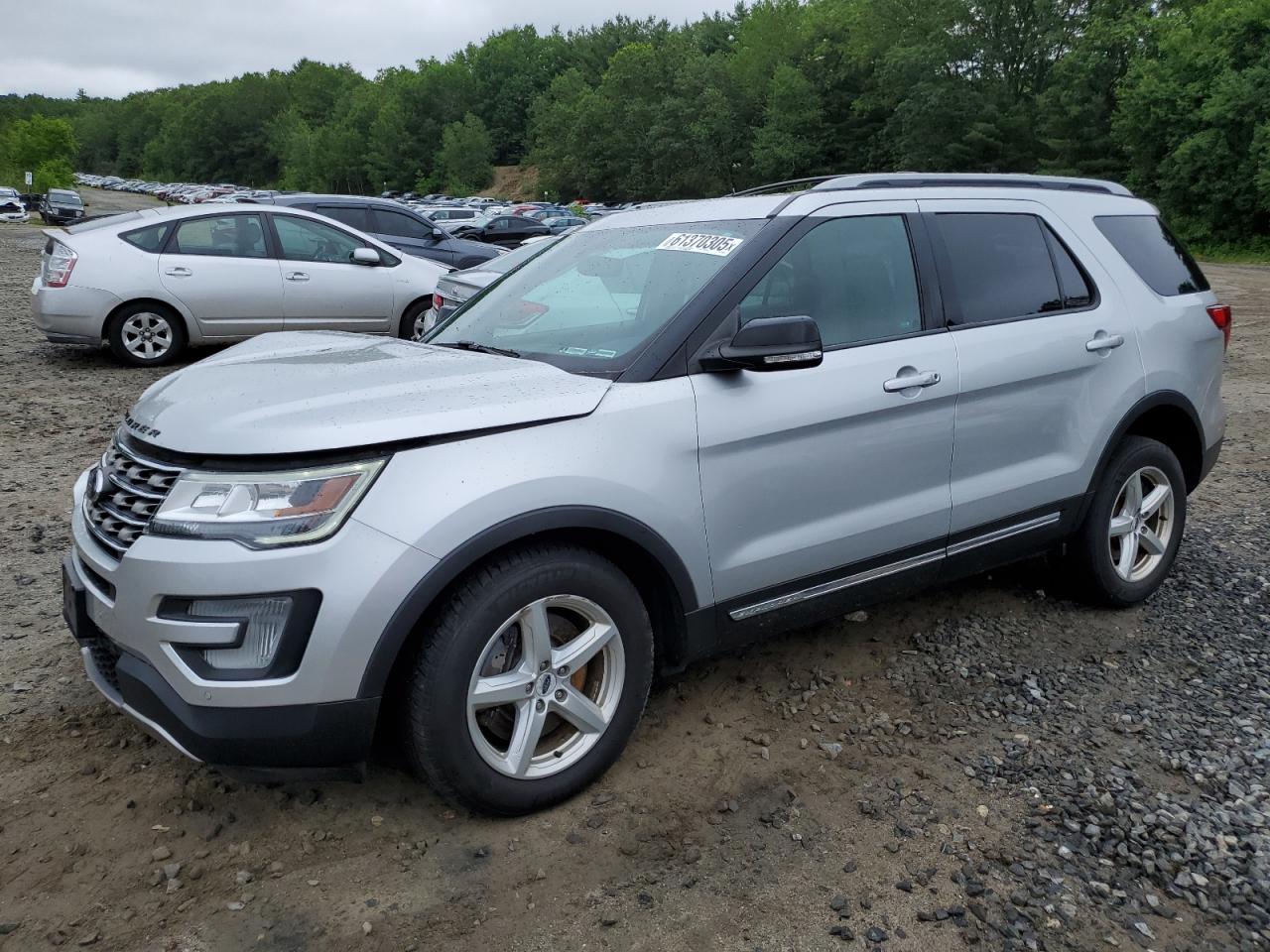 2017 Ford Explorer x