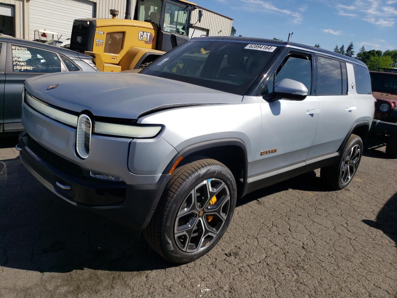 Rivian R1s advent