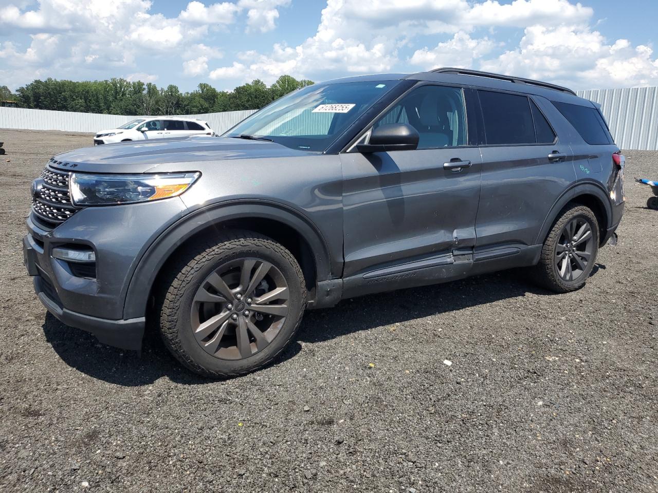 2021 Ford Explorer x