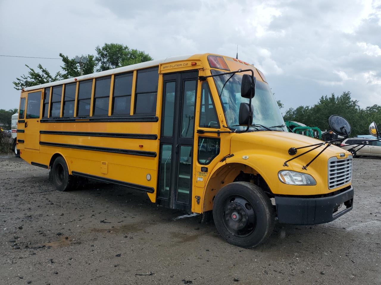 2014 Freightliner Chassis b2
