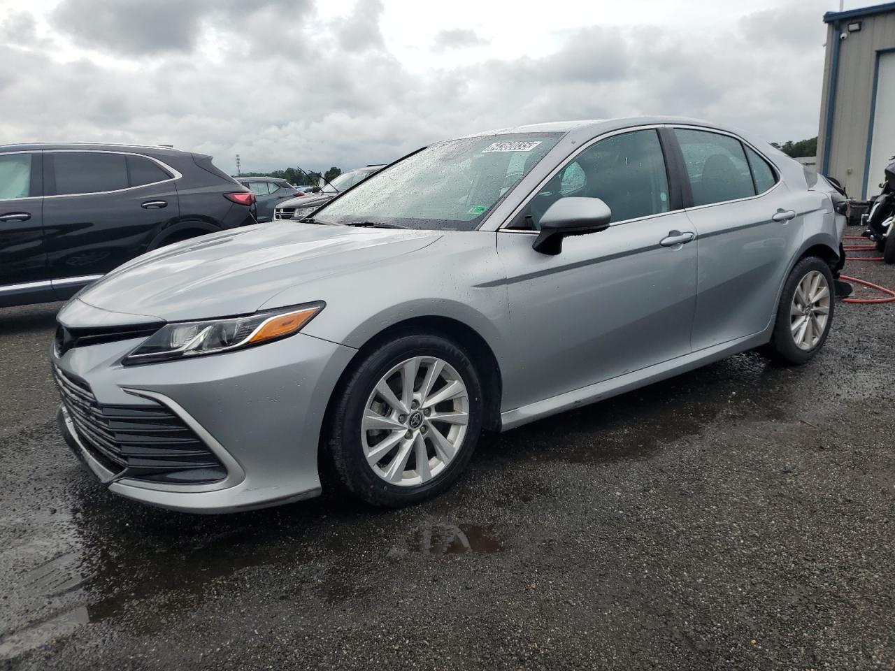 2021 Toyota Camry le