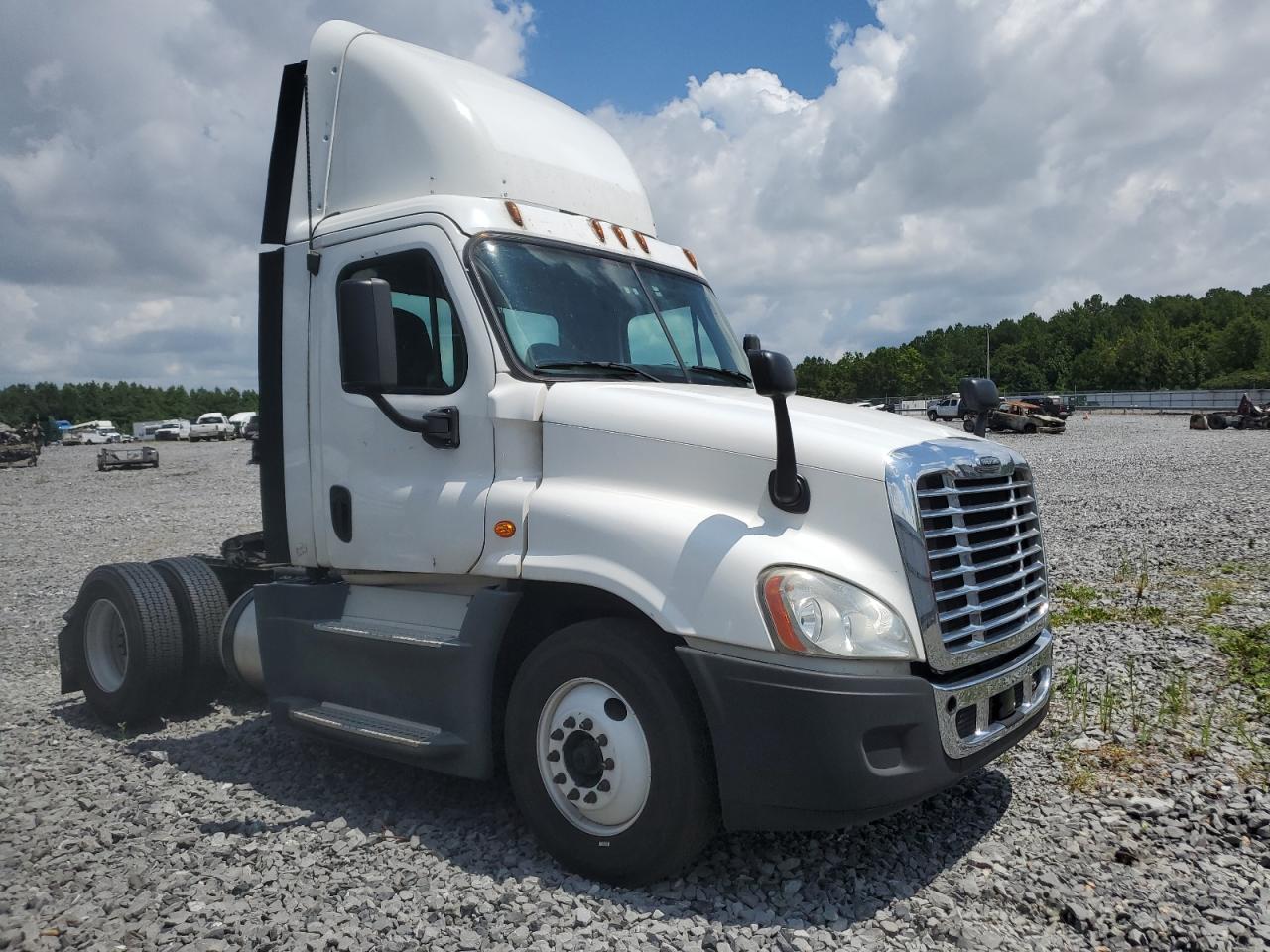 2015 Freightliner Cascadia 1