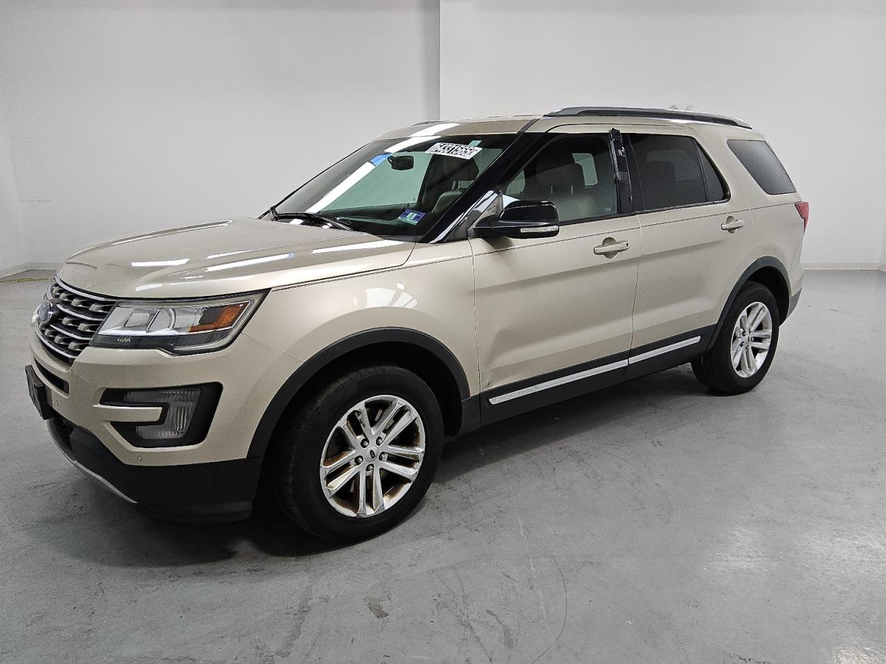 2017 Ford Explorer x