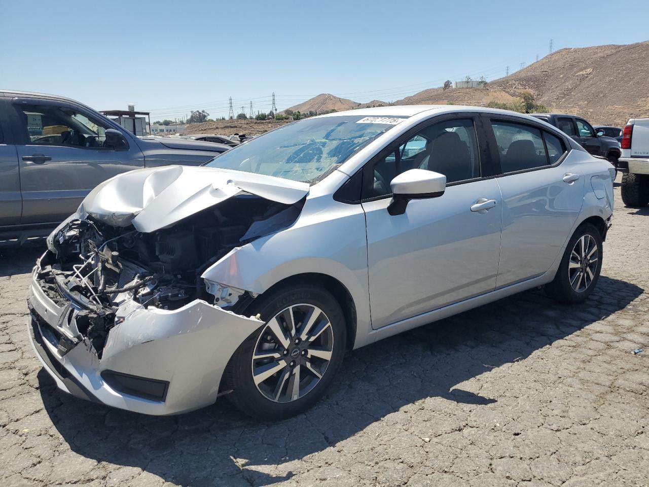 2025 Nissan Versa sv
