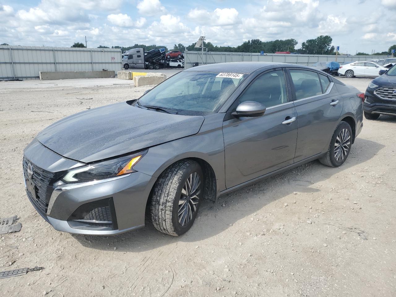 2023 Nissan Altima sv SV