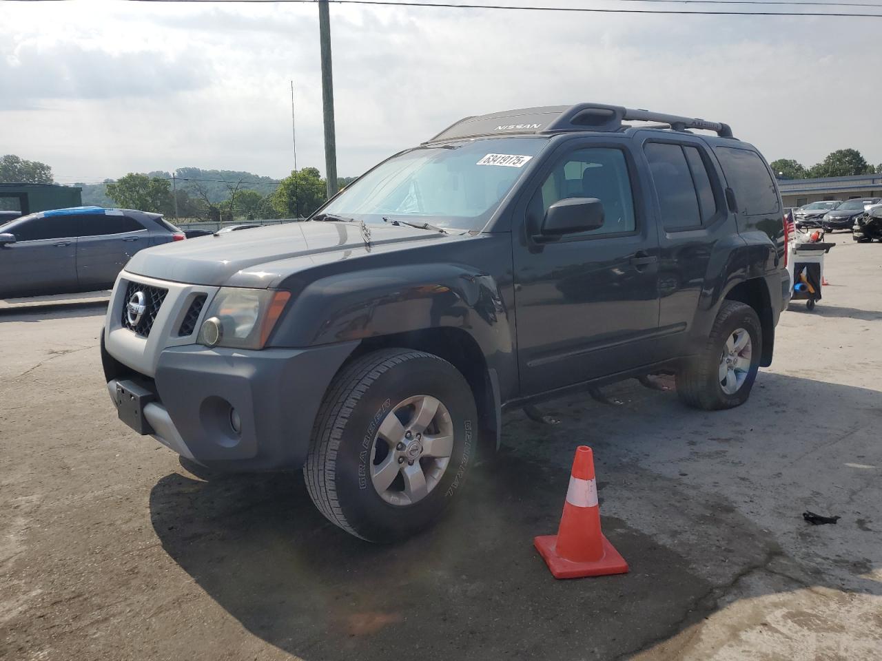 2010 Nissan Xterra off