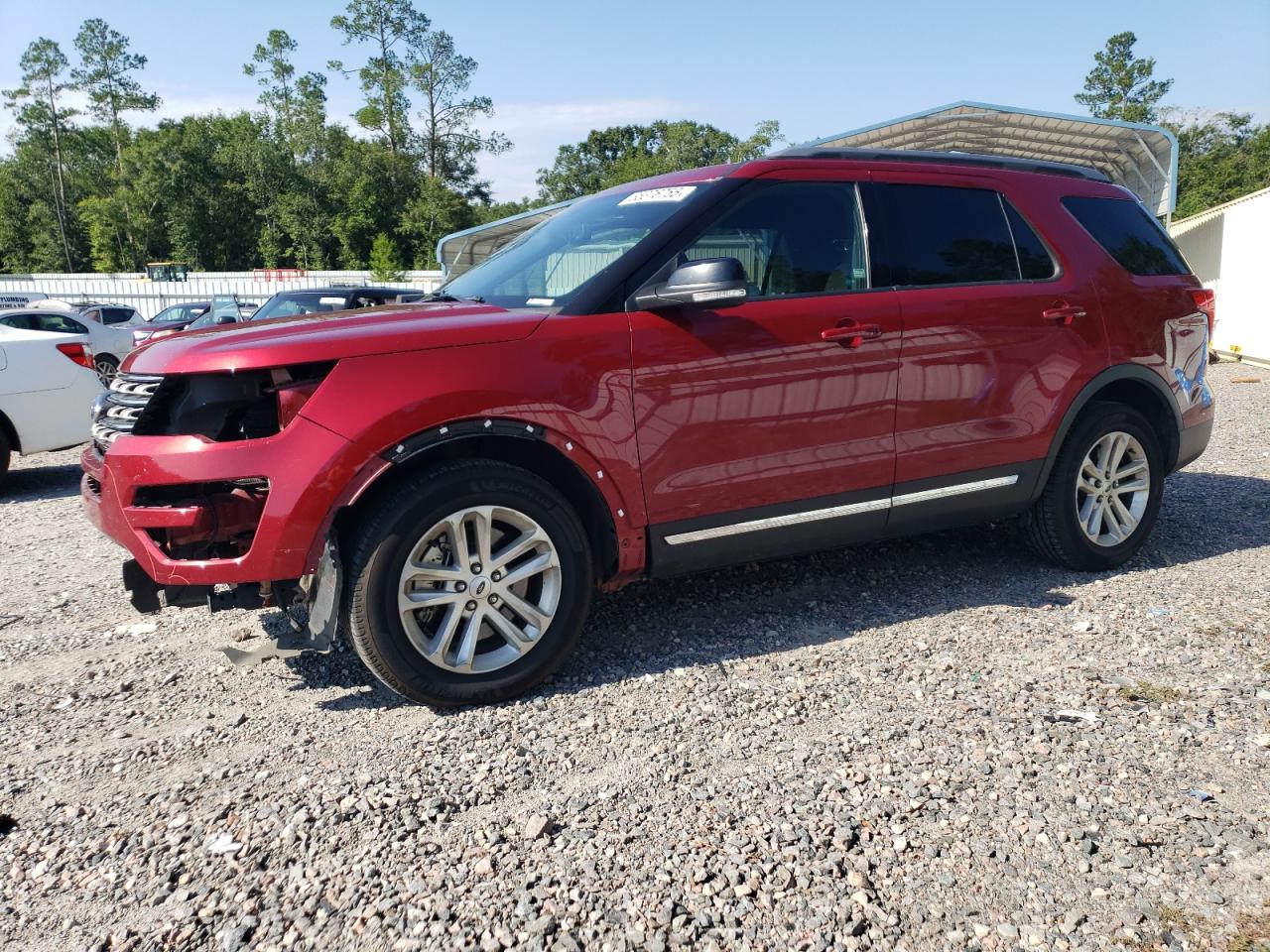 2017 Ford Explorer x