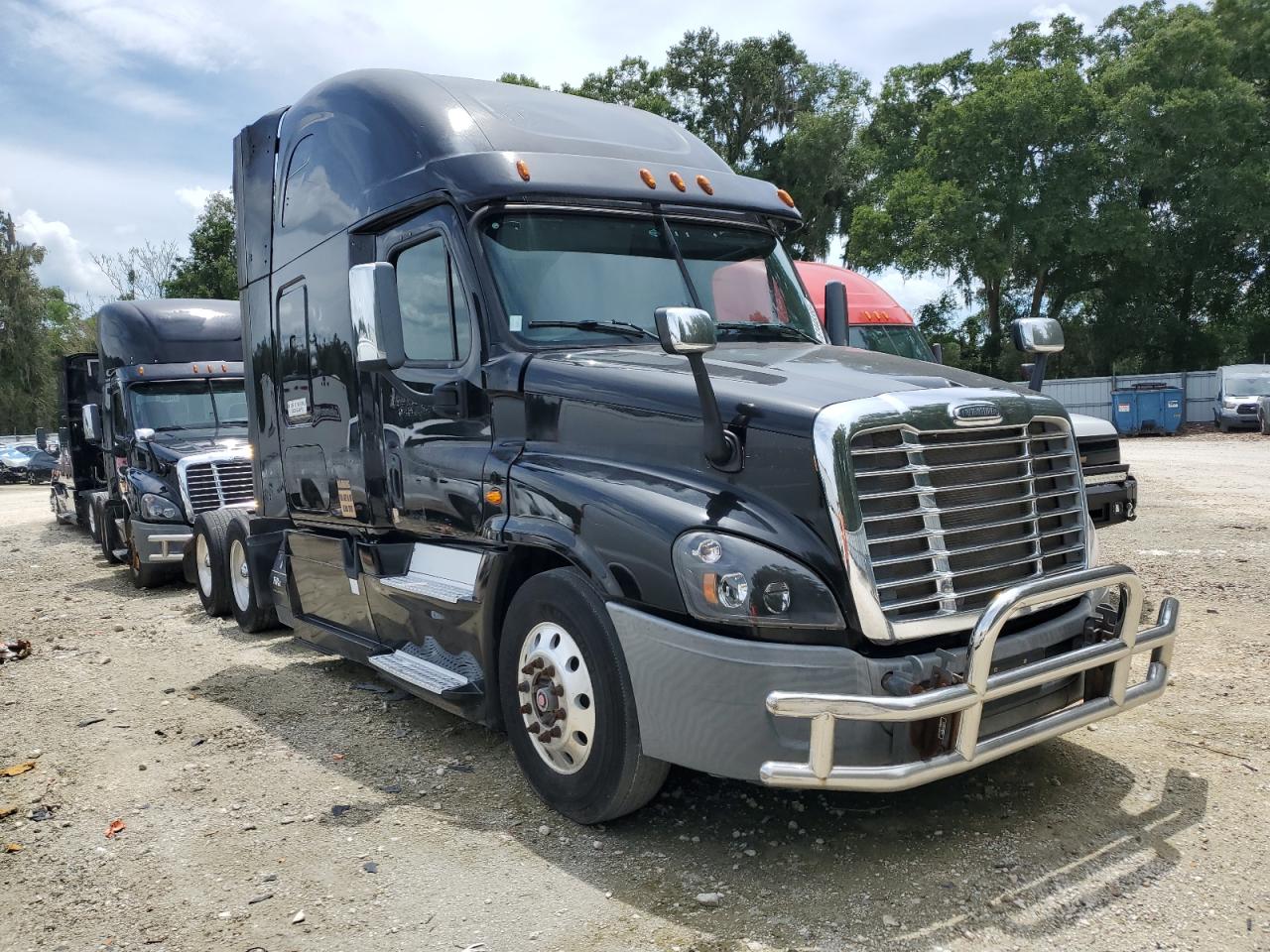 2015 Freightliner Cascadia 1