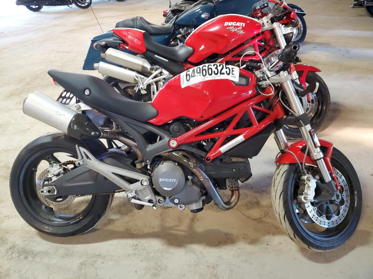 Ducati Monster 696