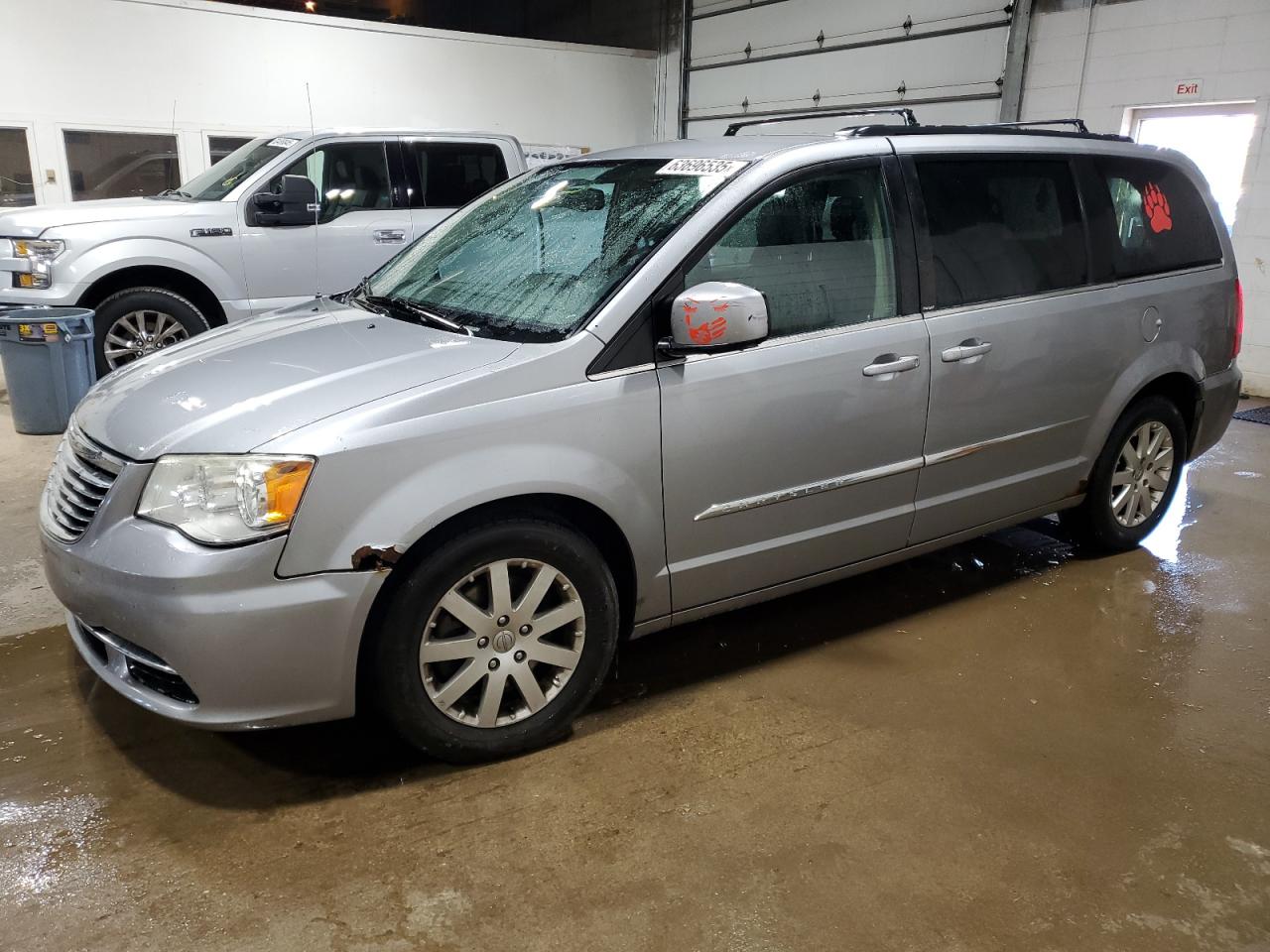 2014 Chrysler Town & cou