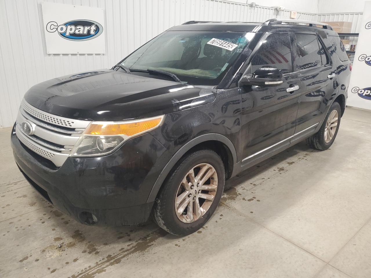 2013 Ford Explorer x