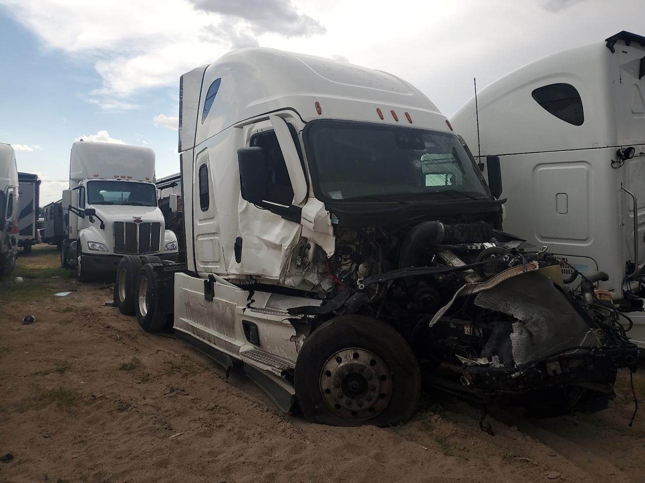 2022 Freightliner Cascadia 1
