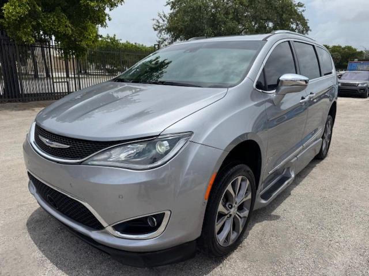 2019 Chrysler Pacifica limited