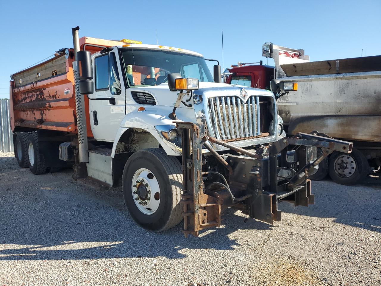 International 7000 7400