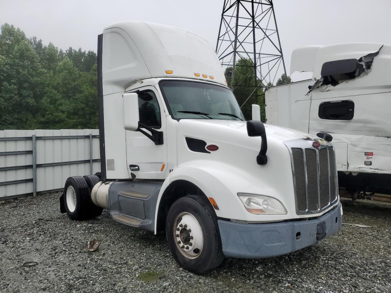 2016 Peterbilt tractor 579