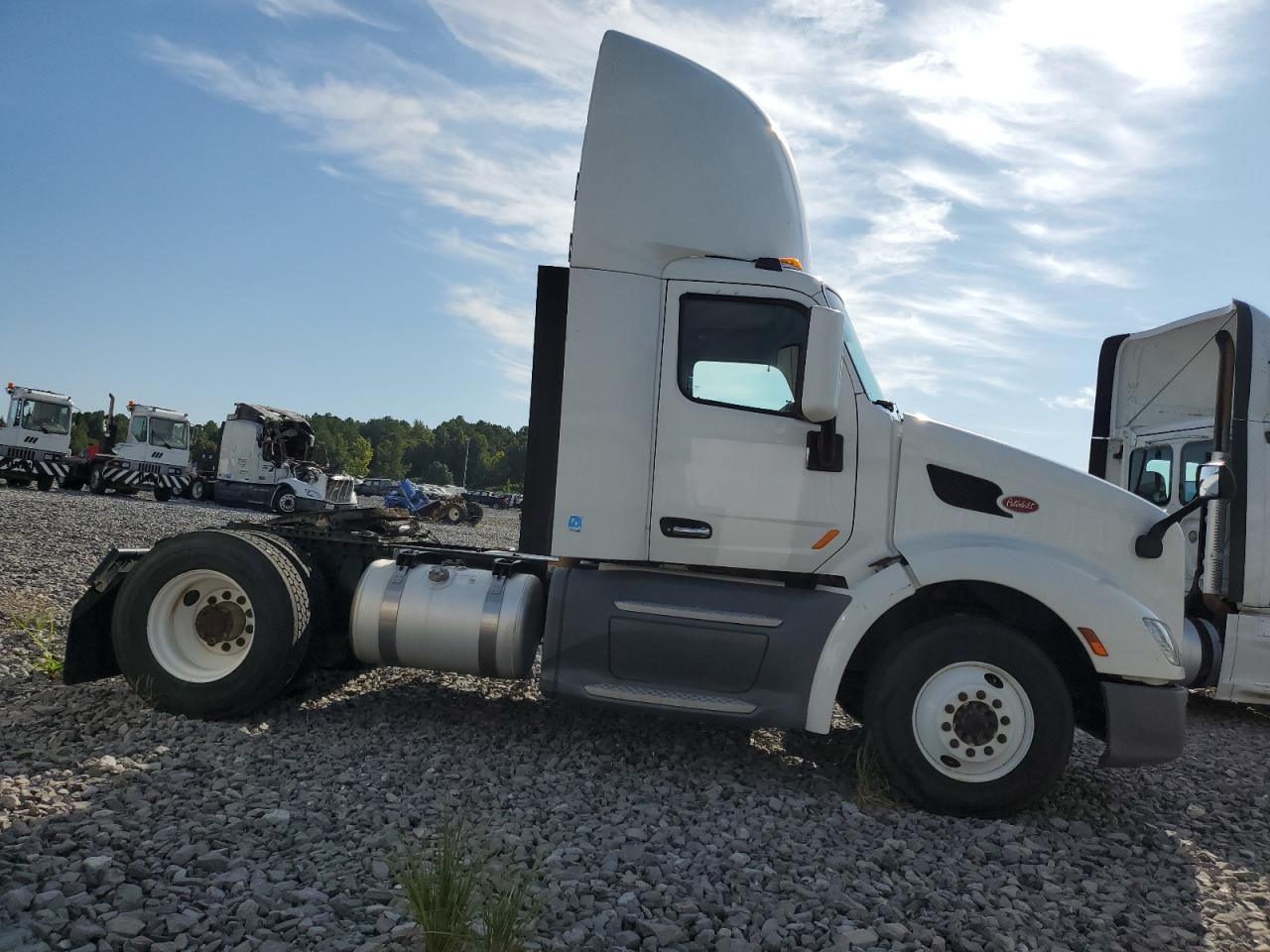2015 Peterbilt tractor 579