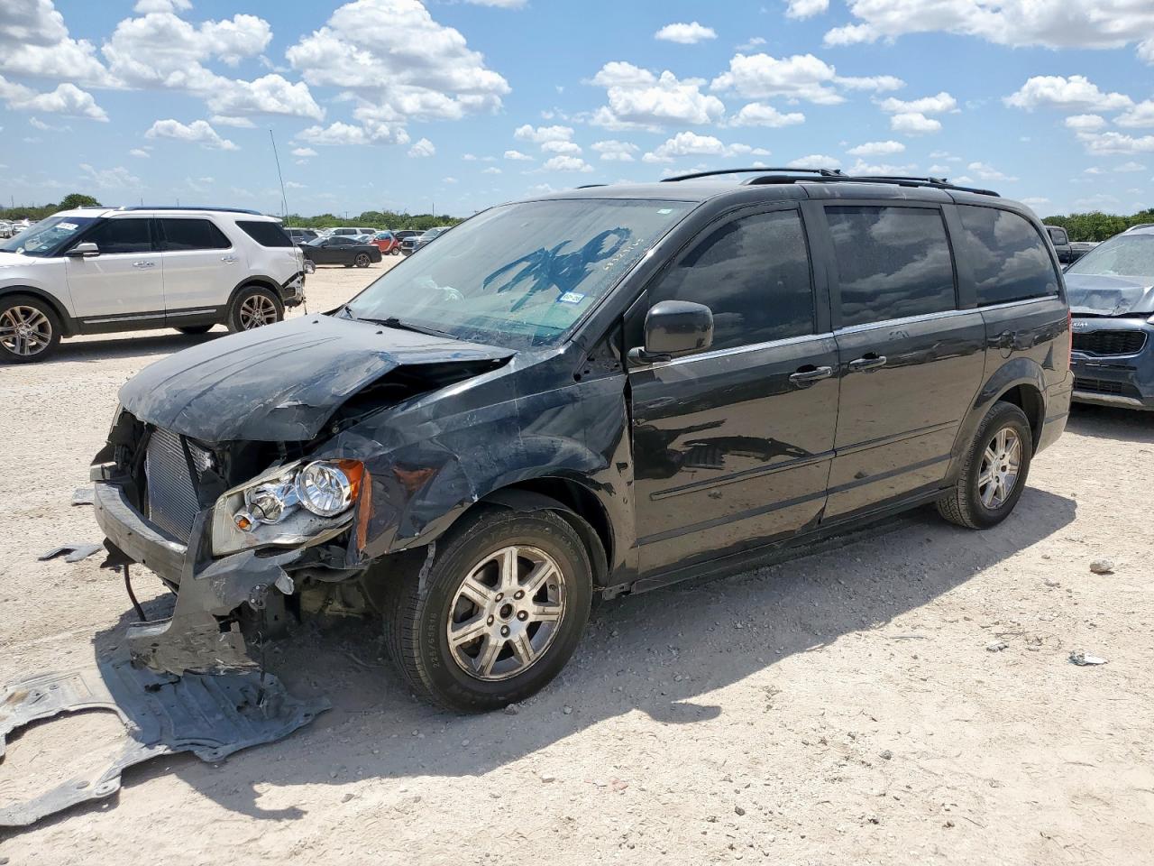 2008 Chrysler Town & cou