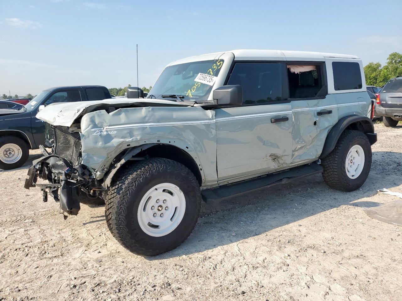 Ford Bronco her