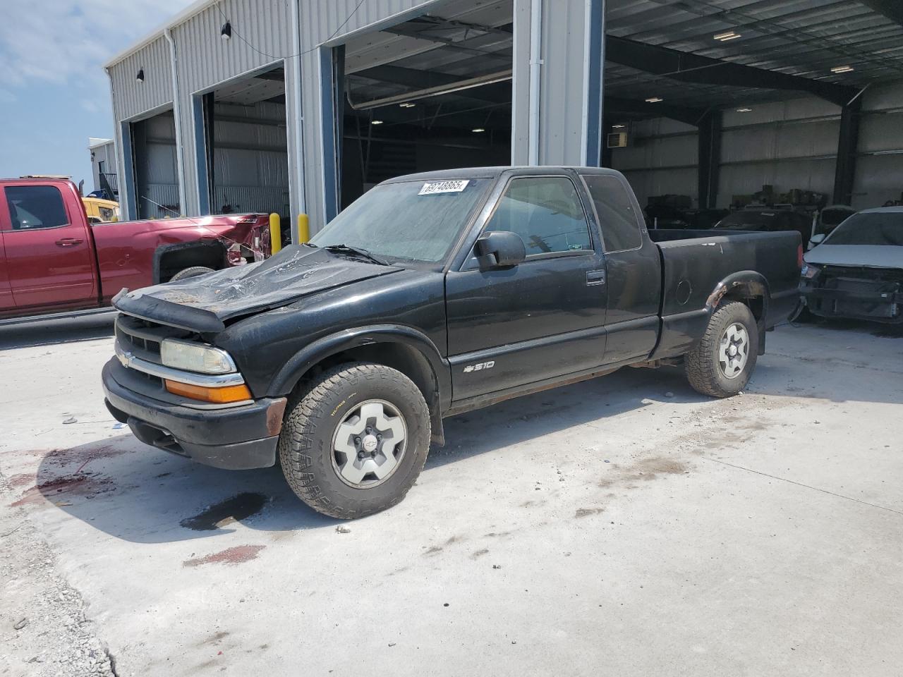 2000 Chevrolet S truck s1