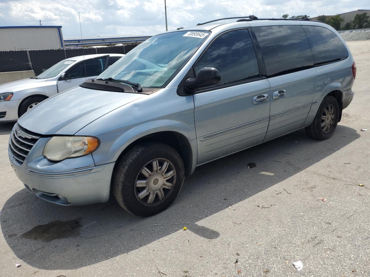 2006 Chrysler Town & cou