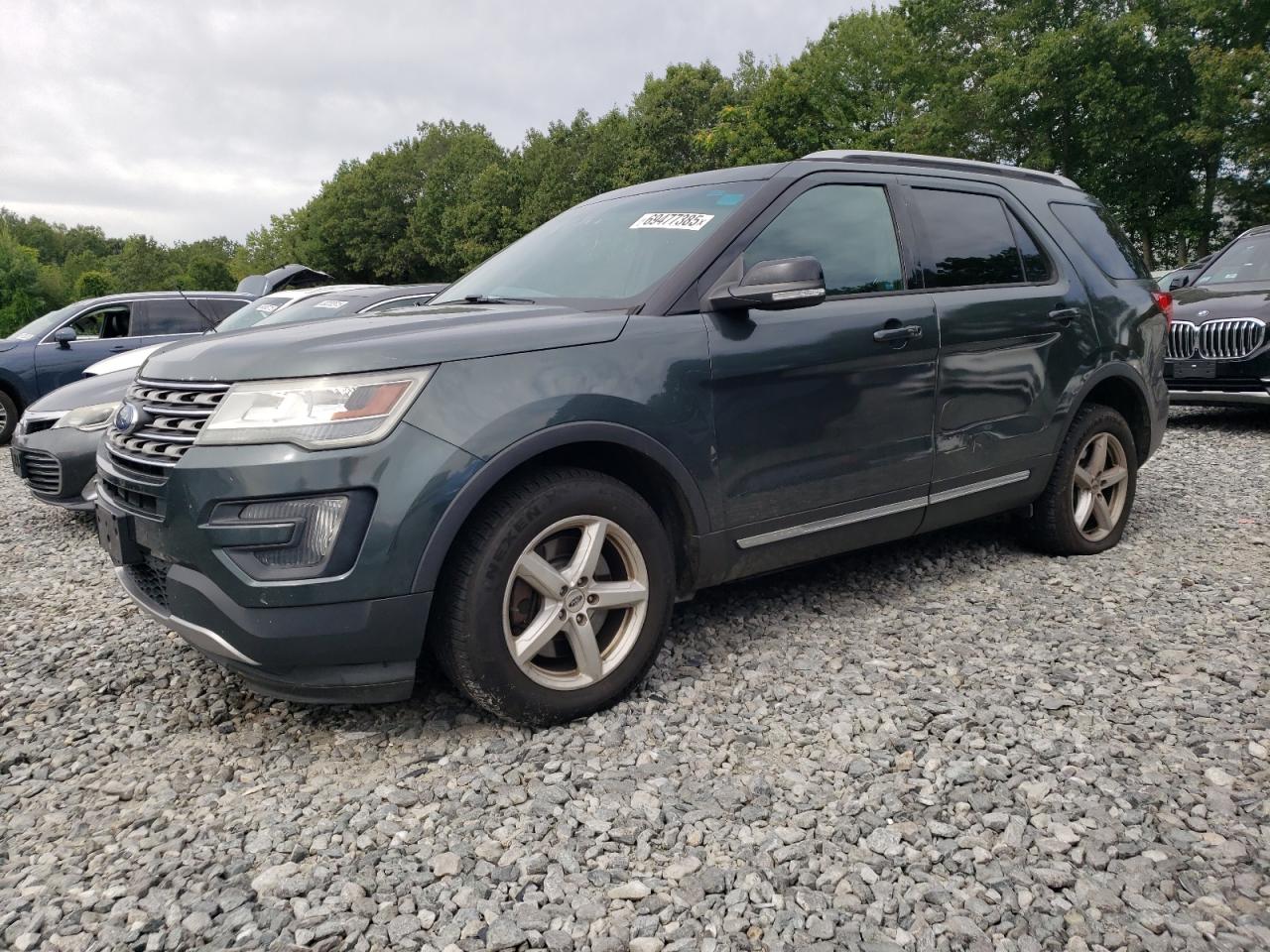 2016 Ford Explorer x