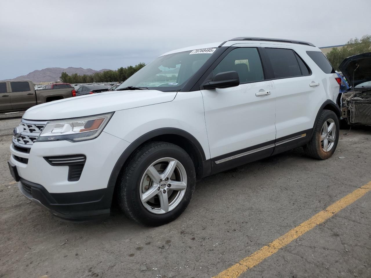 2018 Ford Explorer x
