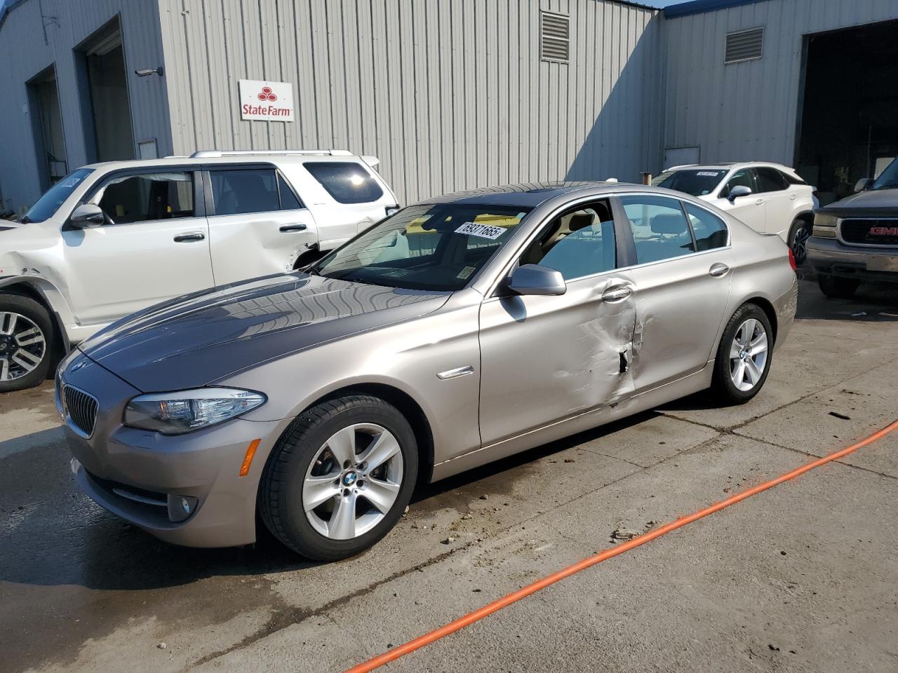 2011 BMW 528 i