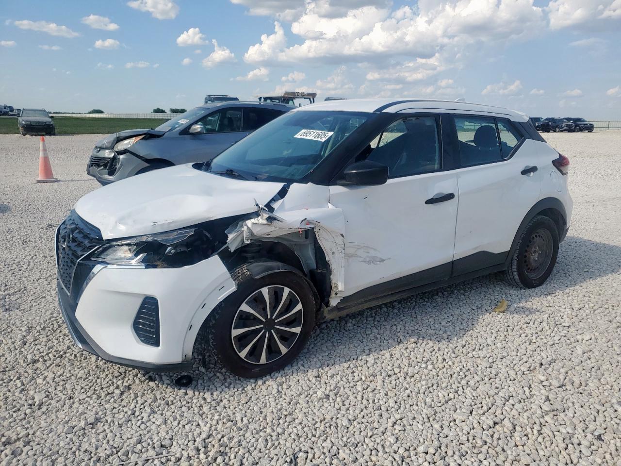 2021 Nissan Kicks s
