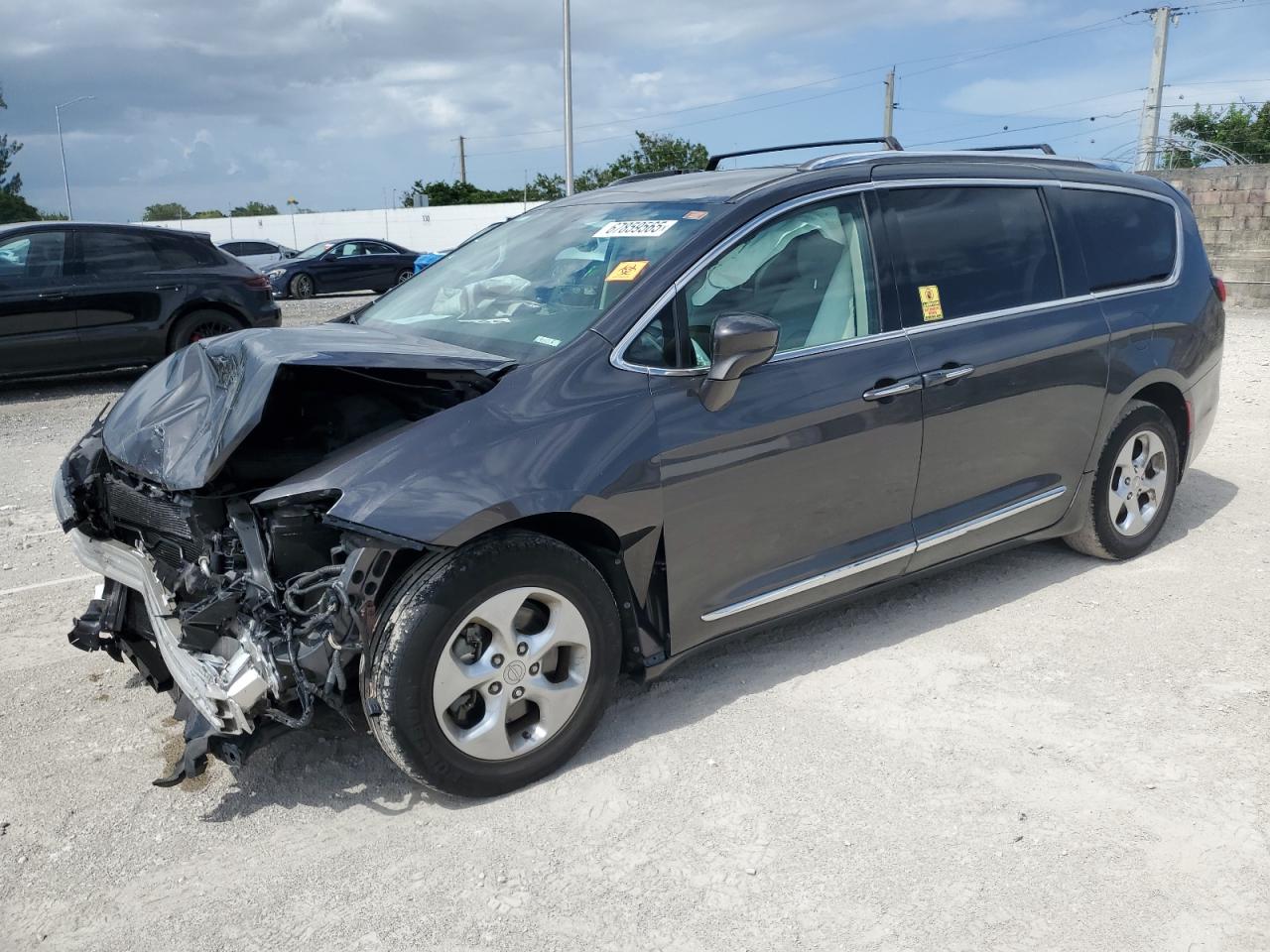 2017 Chrysler Pacifica t