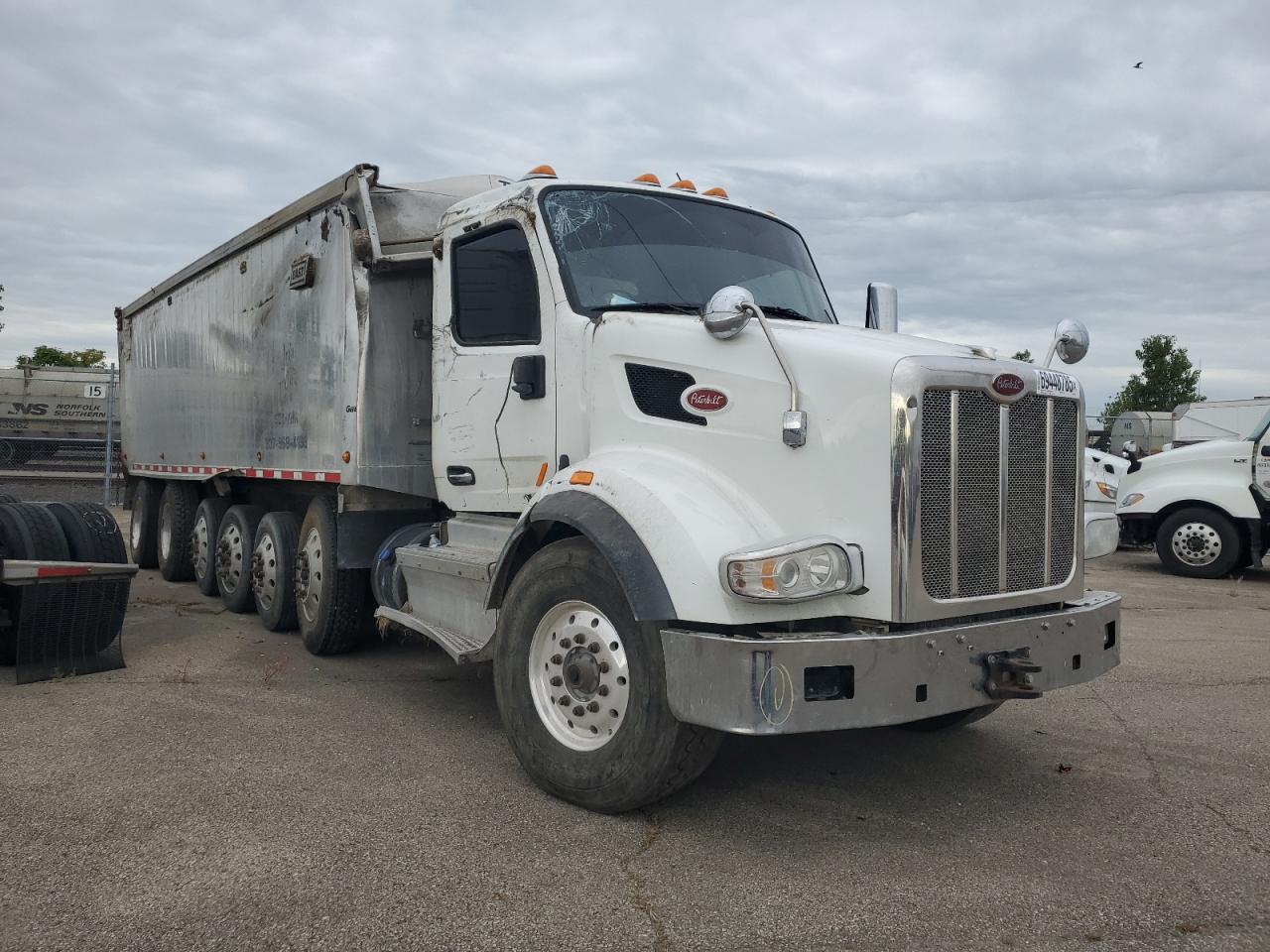 2016 Peterbilt 567