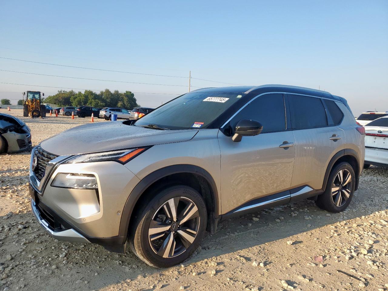 2022 Nissan Rogue plat