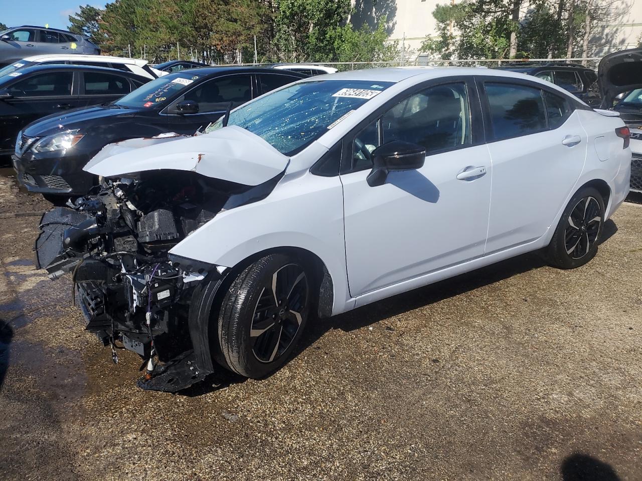 2024 Nissan Versa sr