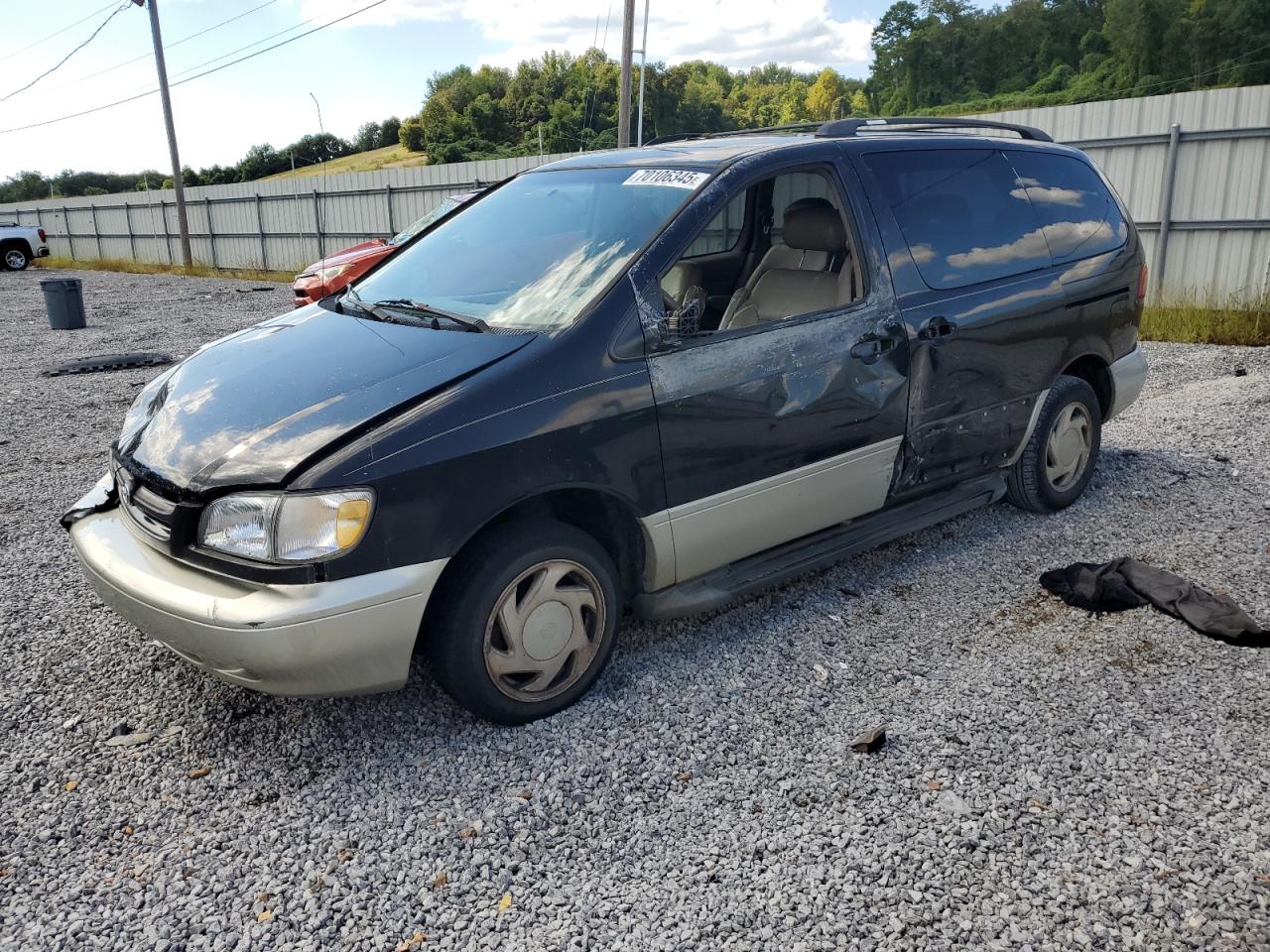 1999 Toyota Sienna le