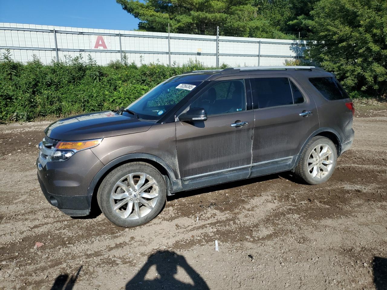 2015 Ford Explorer x