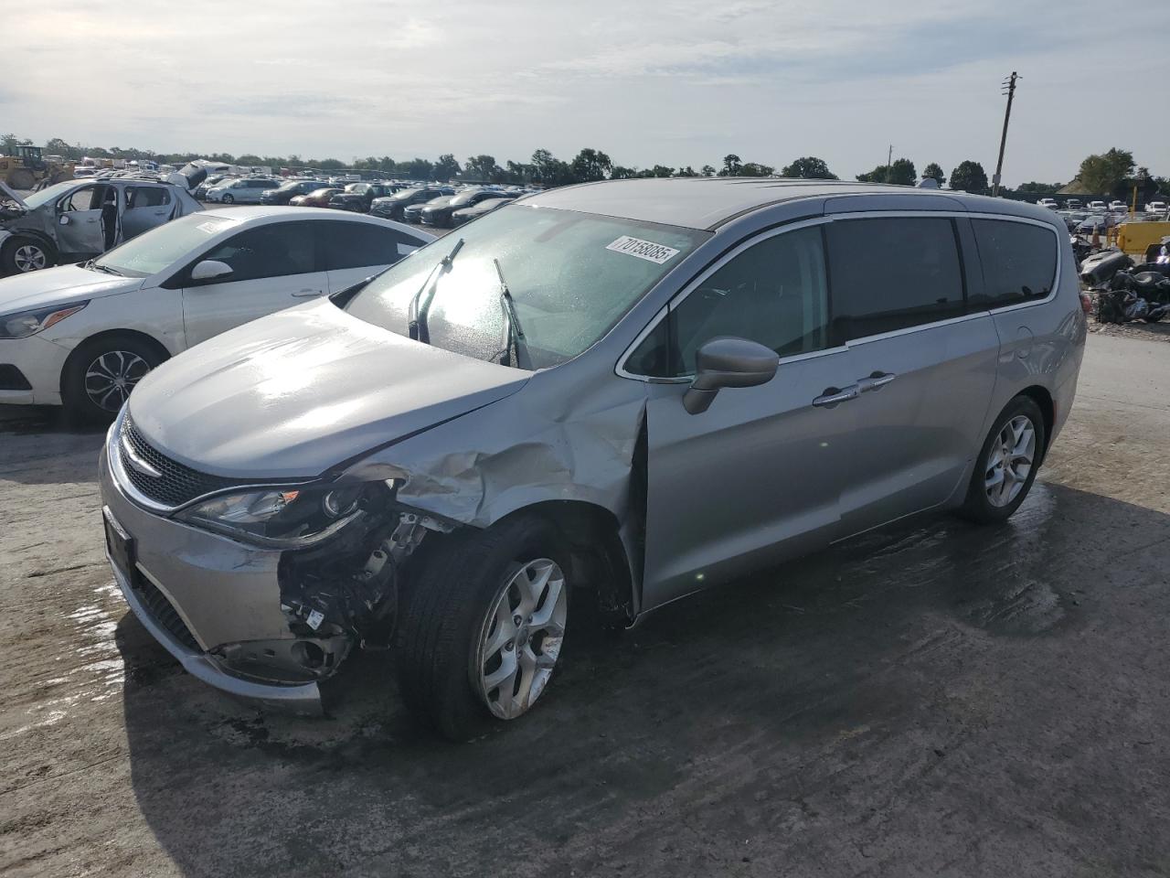 Chrysler Pacifica touring plus