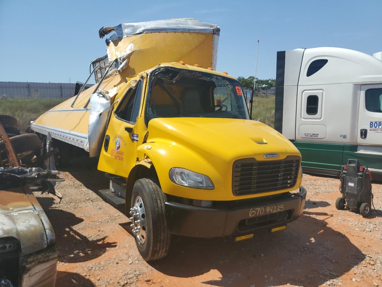 2017 Freightliner M2 106 med