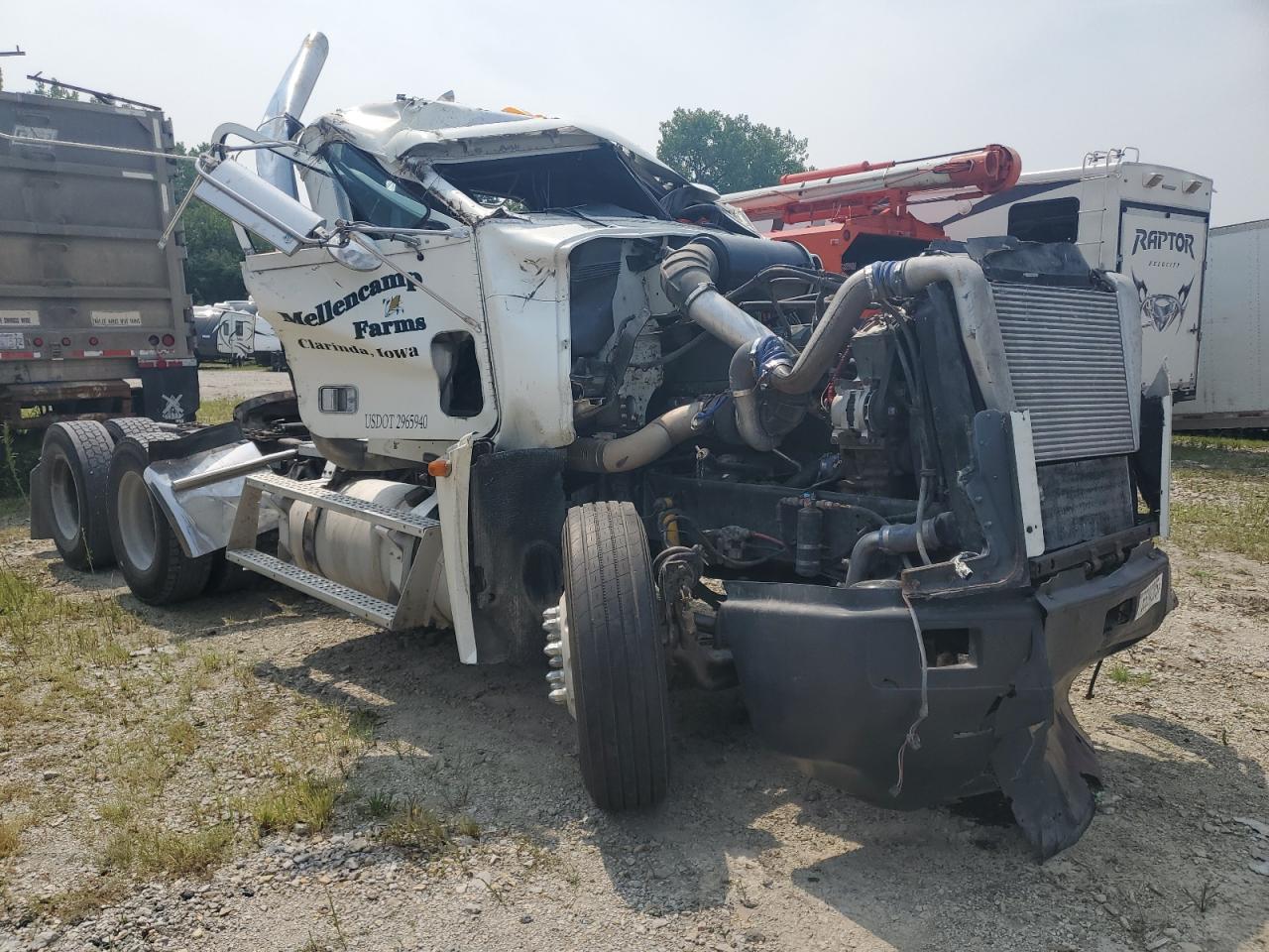 2001 Freightliner Conventional fld120