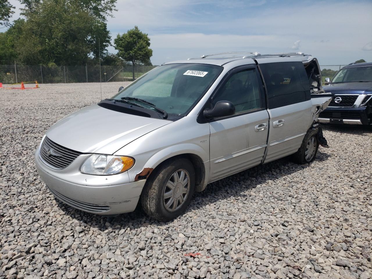 2004 Chrysler Town & cou