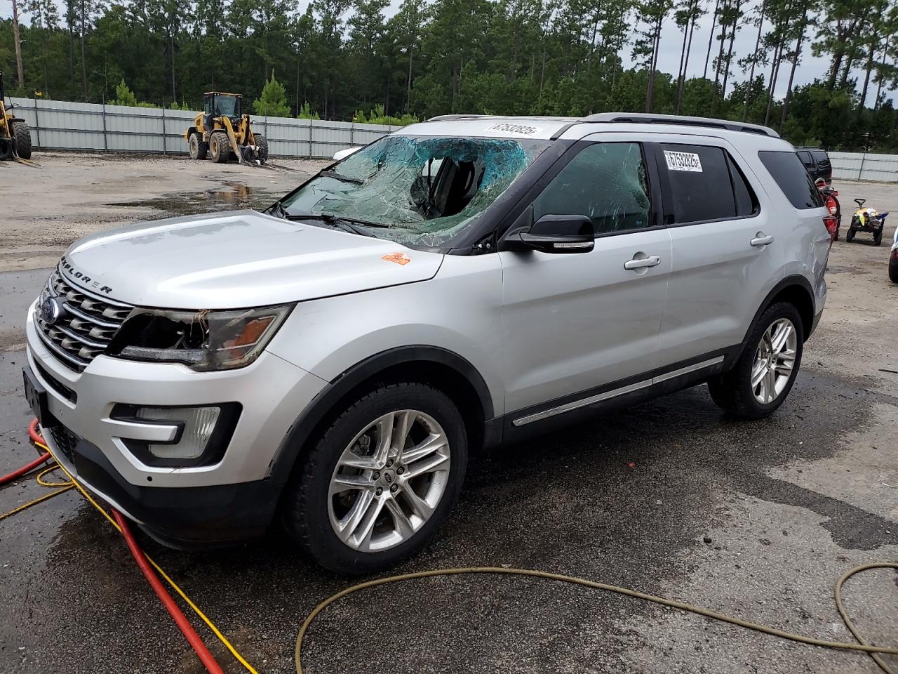 2016 Ford Explorer x