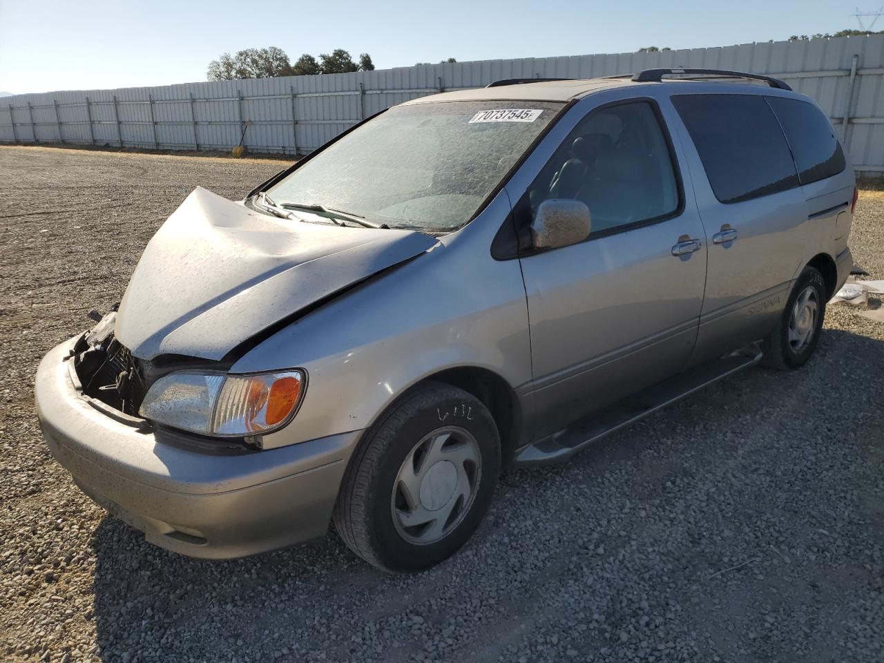 2002 Toyota Sienna le