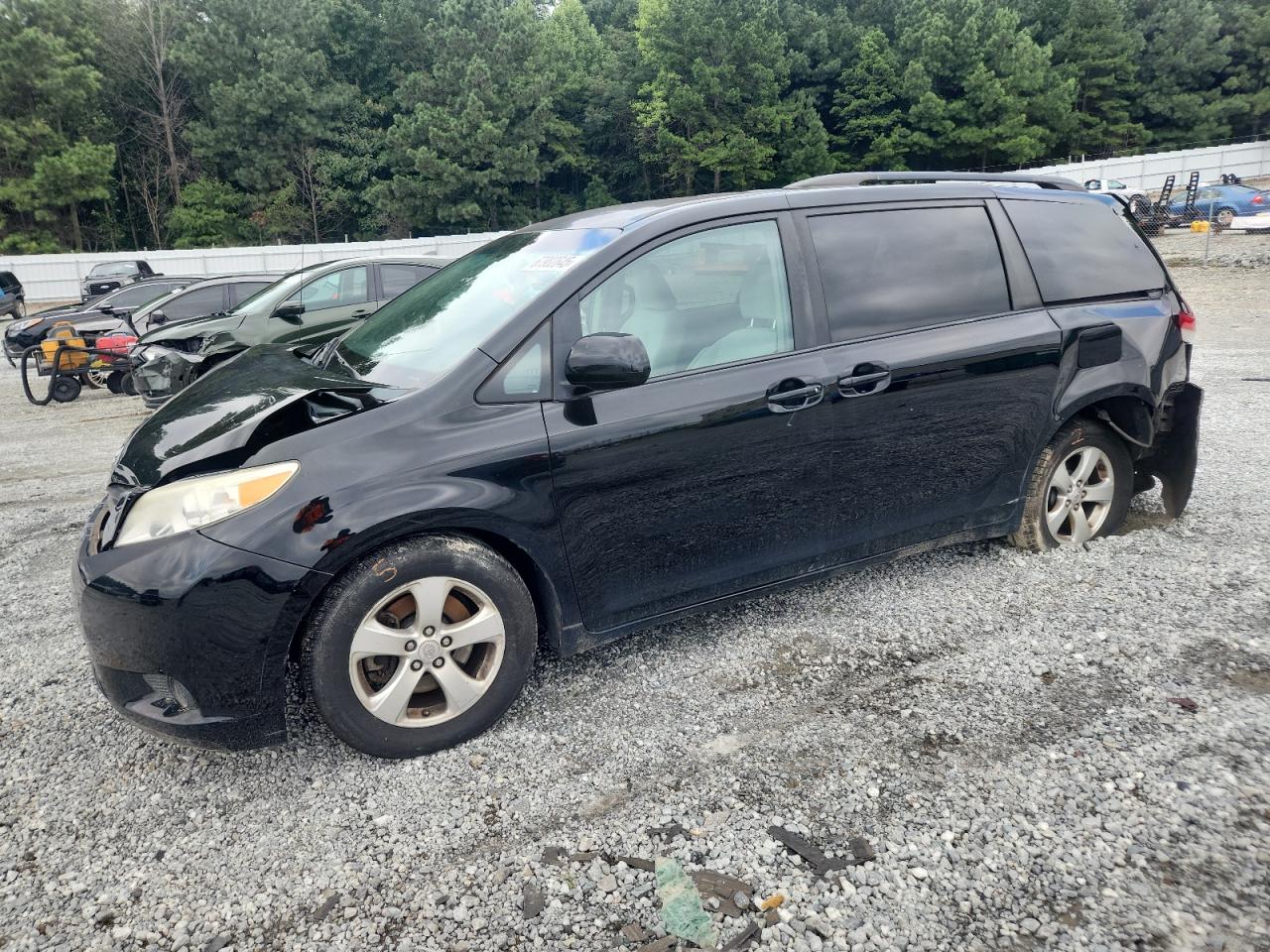 2011 Toyota Sienna le