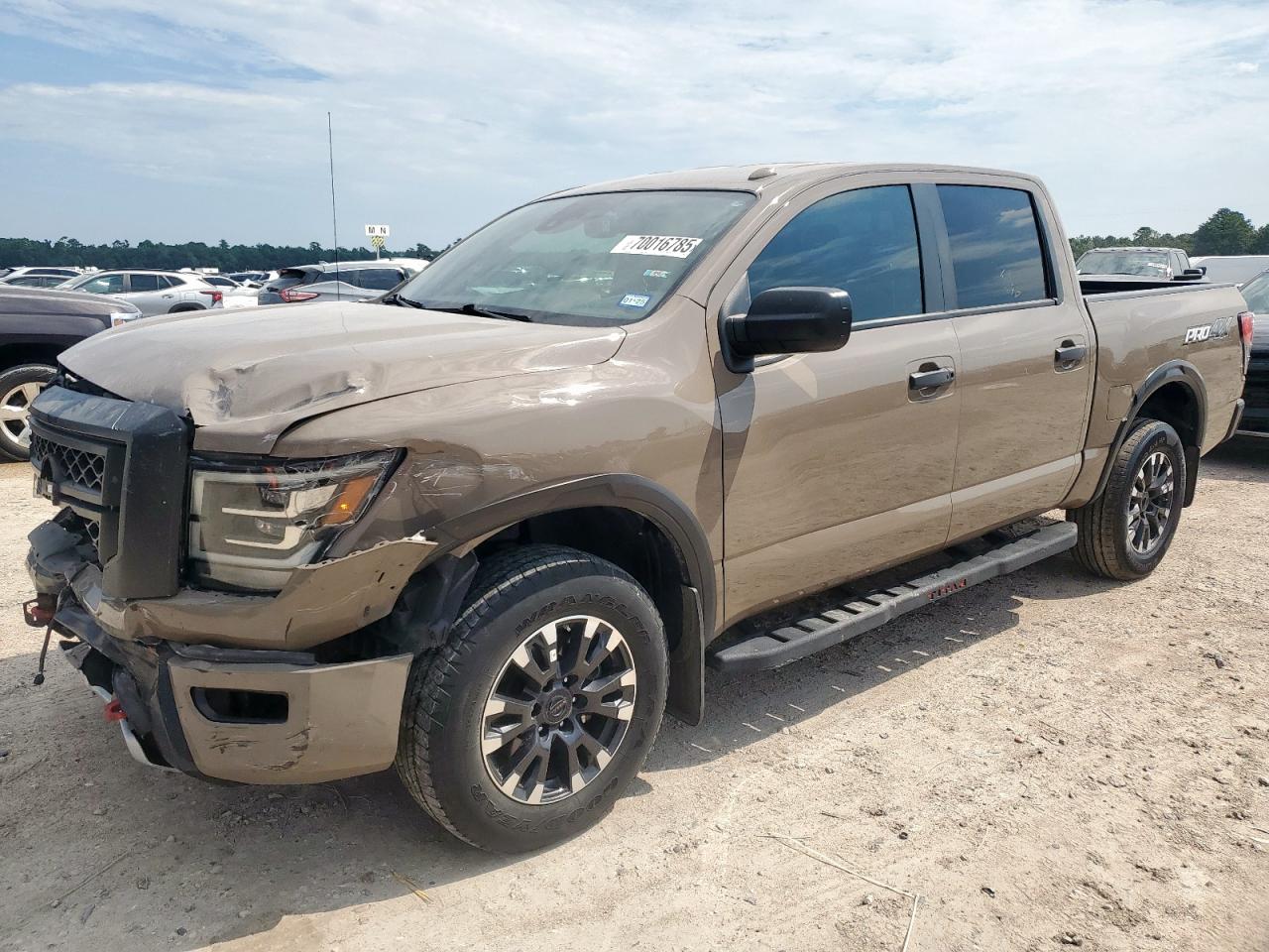 2021 Nissan Titan sv