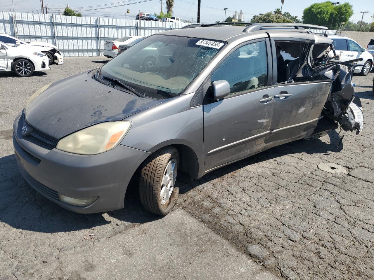 2005 Toyota Sienna xle